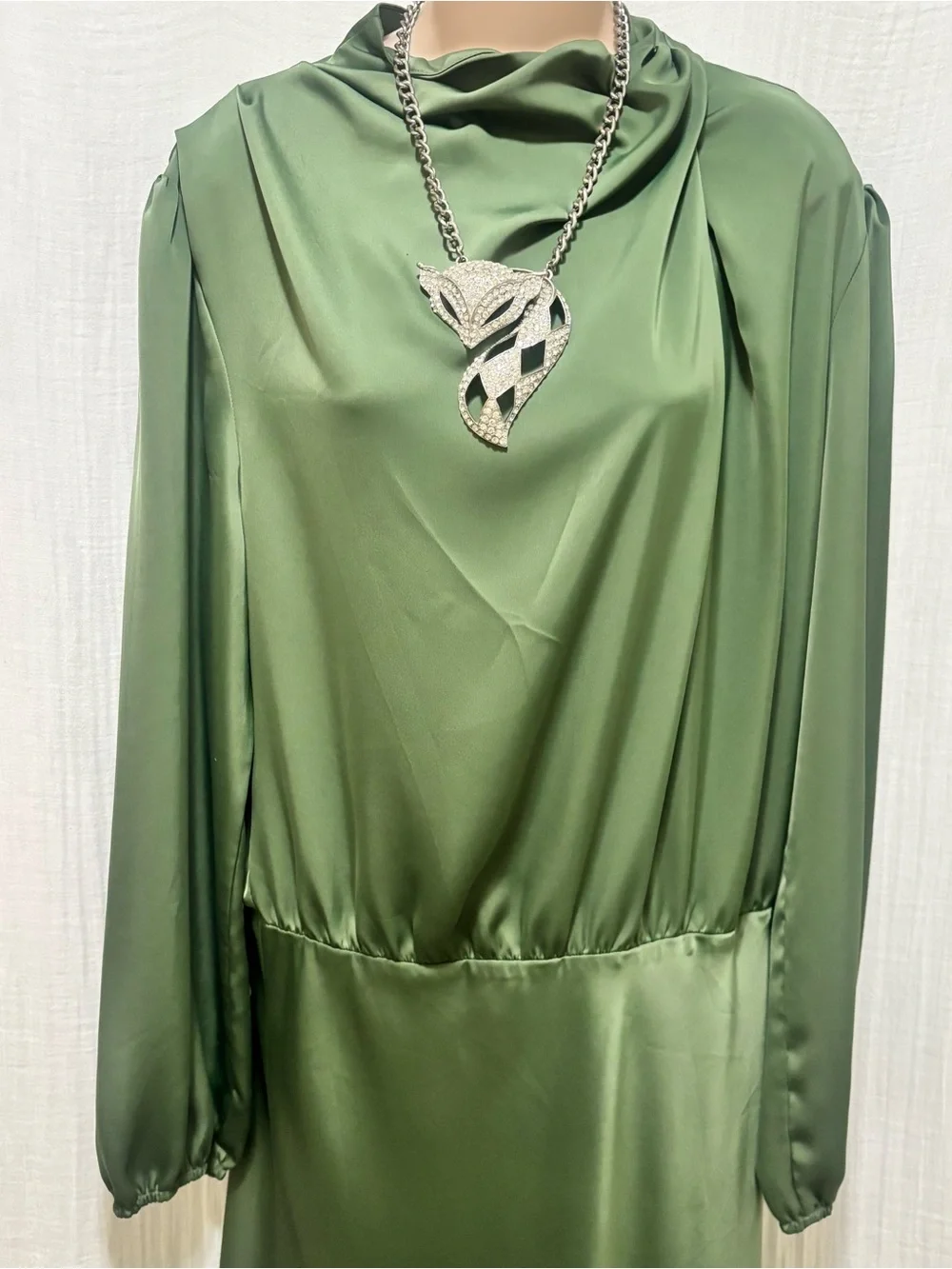 Elegant High-Neck Long Sleeve Green Satin Maxi Dress size XL - Picture 3 of 5